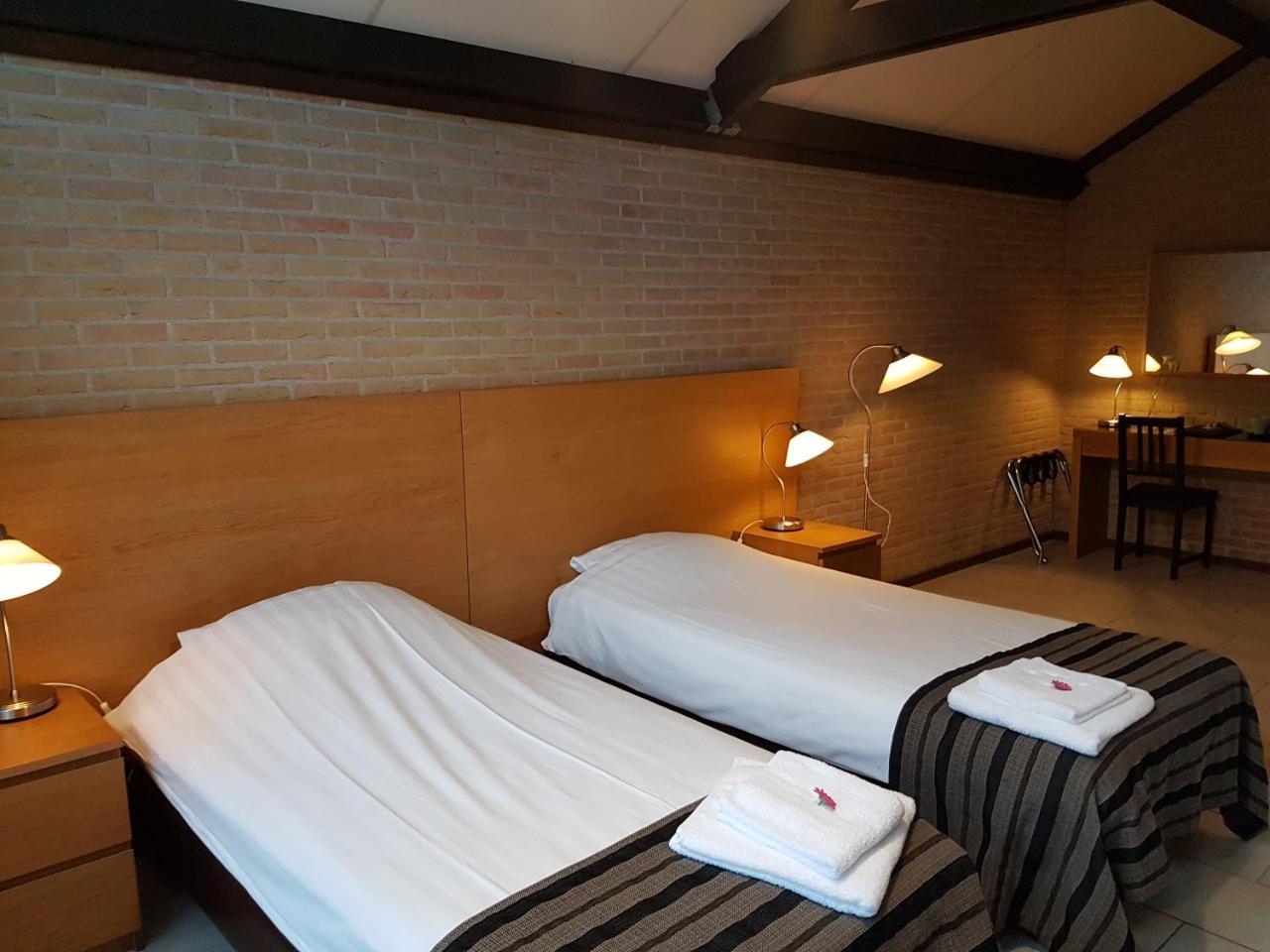 Motel Oostvoorne Ngoại thất bức ảnh